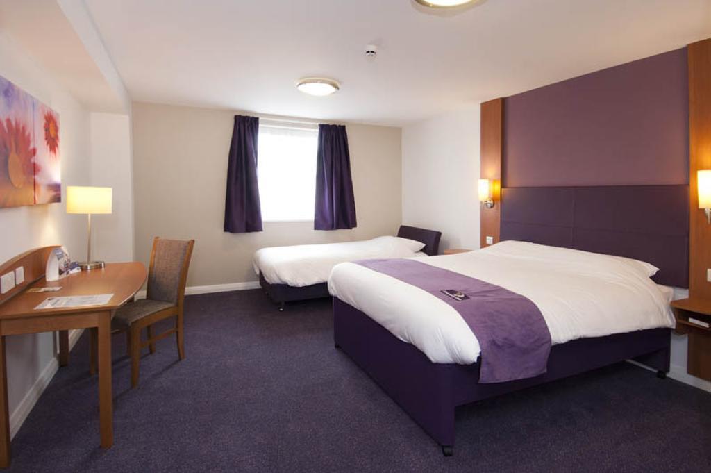 Premier Inn Epsom Central 部屋 写真